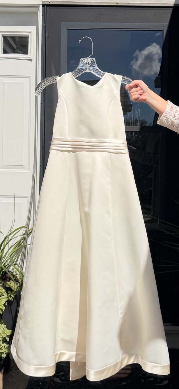 ******* THE MOST BEAUTIFUL JUNIOR BRIDESMAID/FLOWER GIRL/MADE OF HONOR/1ST COM